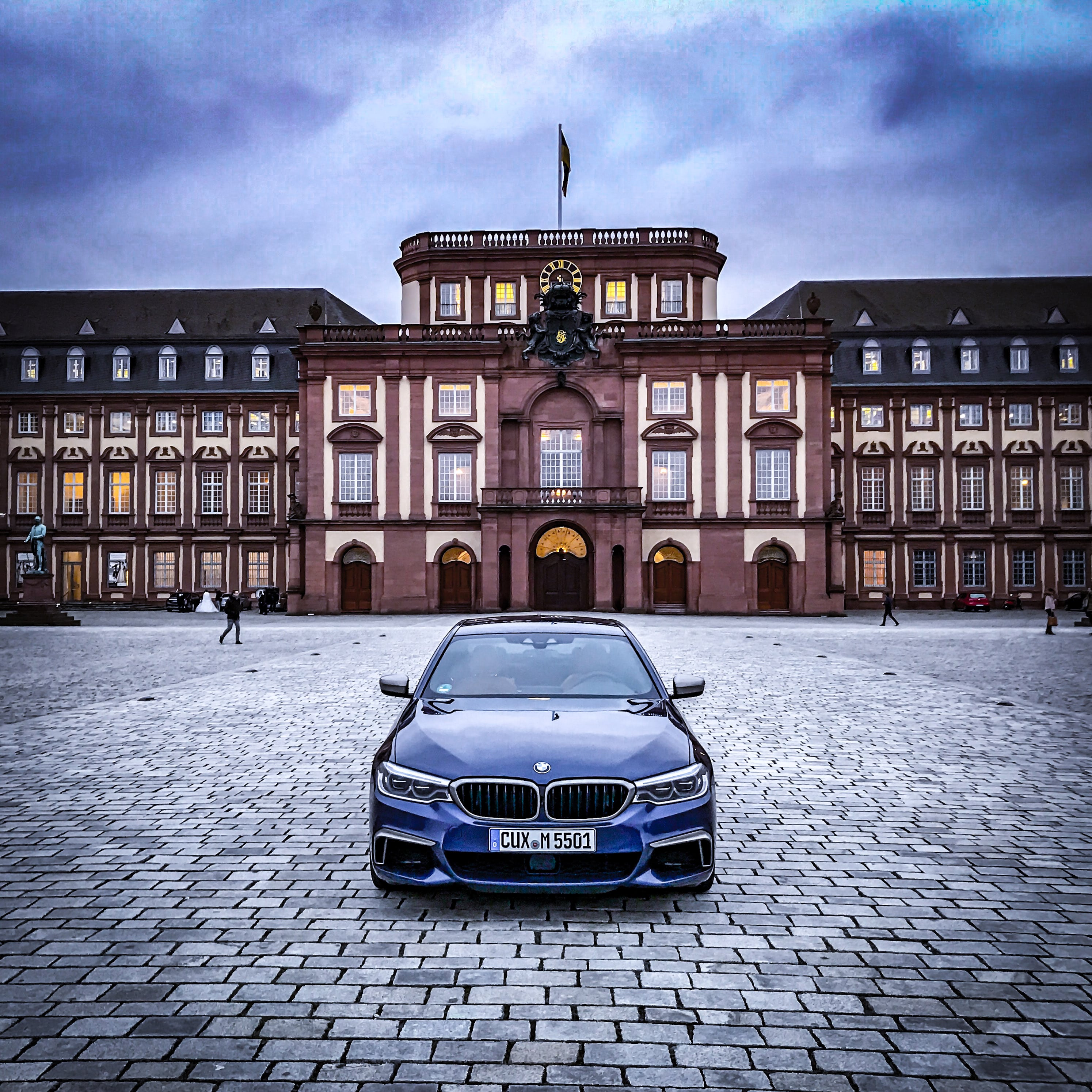 BMW 550i xDrive — photo 2